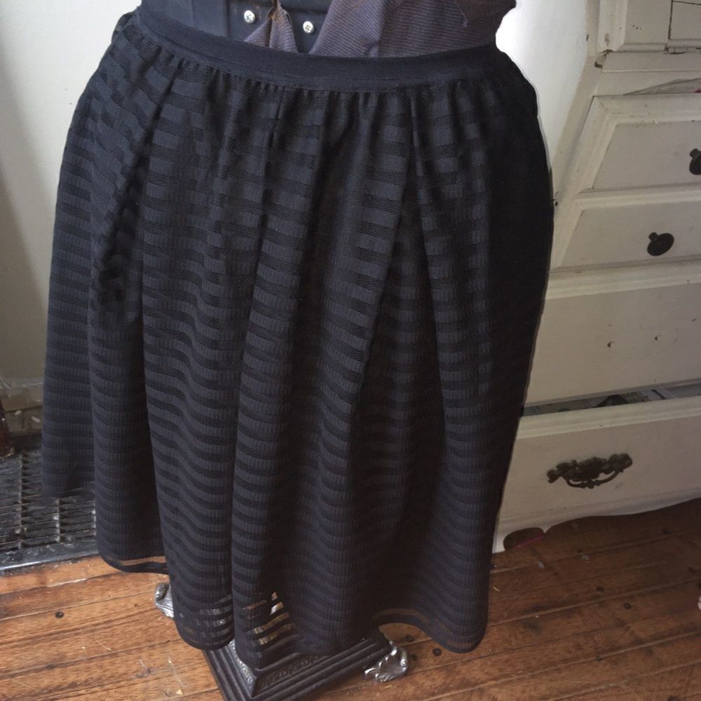 Garnet Hill black stripe gathered skirt, pockets
